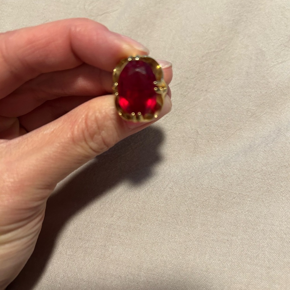 Hms Maderia Creations 18k
Electroplate Ruby Red Crystal Ring